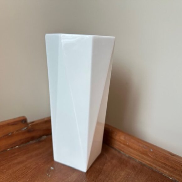 Wedgwood White Bone China Vase - Picture 3 of 6